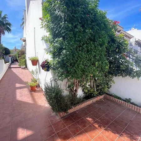 Semesterbostad Botanical 2 Bedroom With Com Pool Vm33